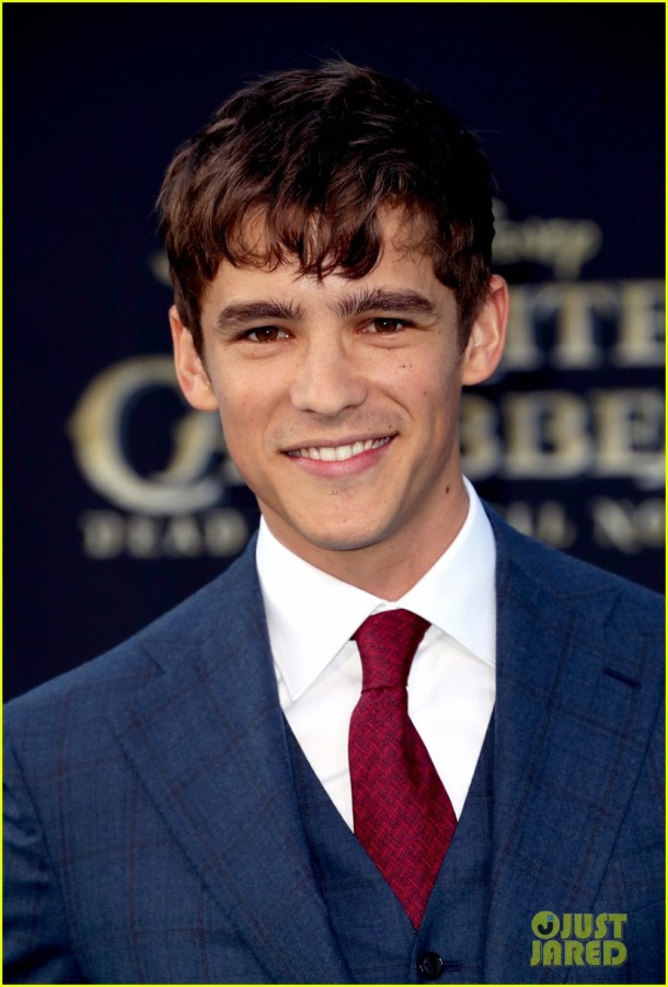 brenton-thwaites-kaya-scodelario-pirates-premiere-08