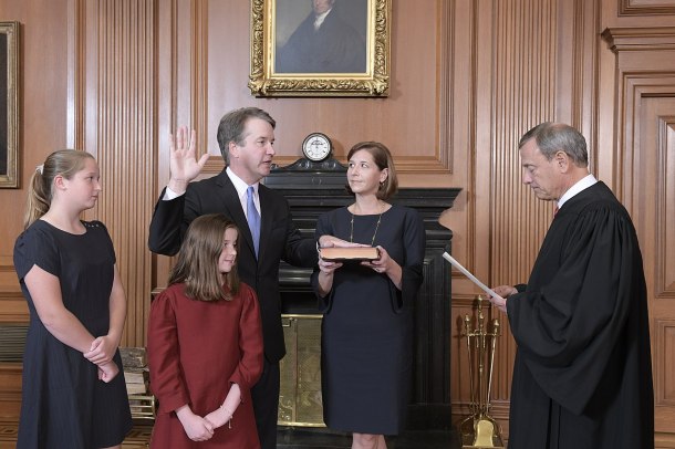 1280px-Kavanaugh_swearing_in_ceremony_01